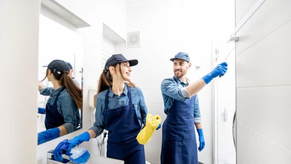 תפקידם של מנקים מקצועיים בשמירה על סביבת עבודה בריאה